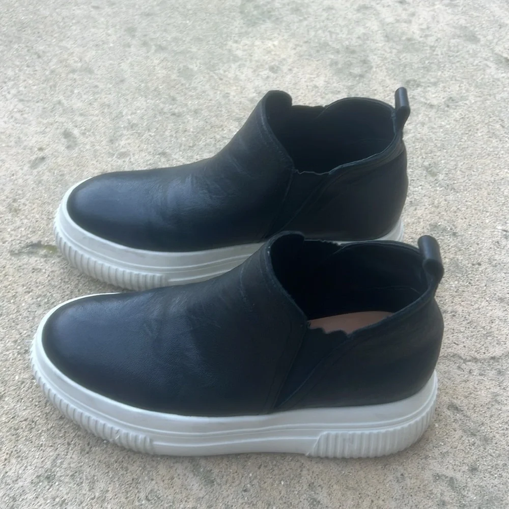 J/Slides Dani Black Leather Chelsea Platform Slip on Ankle Boot Women's Size 7.5